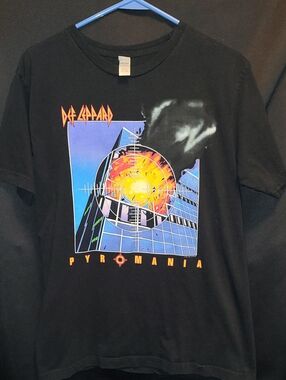 2007 Def Leppard Pyromania Graphic Band Tee - Black with Blue & Yellow Print
